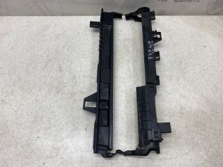 Рамка радиатора Mercedes-benz B 2016