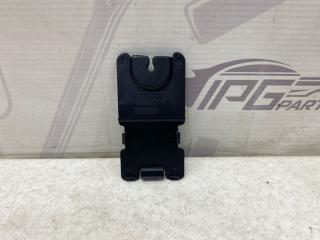 Фото запчасти сервисная крышка переднего подкрылка Mercedes-benz E новая запчасть Запчасть сервисная крышка переднего подкрылка Mercedes-benz E