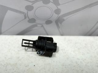 Фото запчасти датчик температуры всасываемого воздуха Mercedes-benz ML 2007 контрактная запчасть Запчасть датчик температуры всасываемого воздуха Mercedes-benz ML 2007