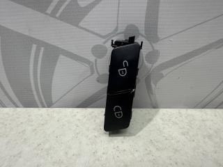 Фото запчасти кнопка центрального замка пассажирская дверь Mercedes-benz C 2010 контрактная запчасть Запчасть кнопка центрального замка пассажирская дверь Mercedes-benz C 2010