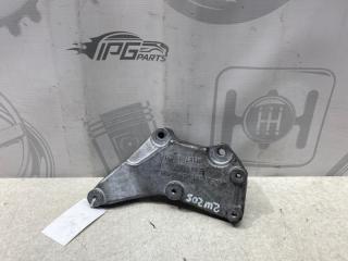 Запчасть кронштейн впускного коллектора Mercedes-benz C 2016