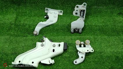 Ролик раздвижной двери задний правый Toyota Roomy 2018