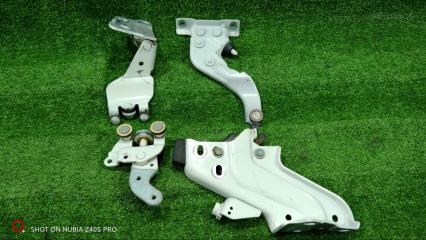 Ролик раздвижной двери задний левый Toyota Roomy 2018