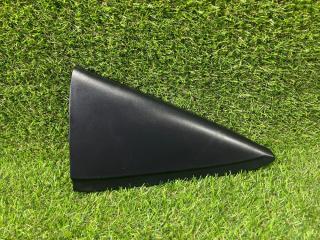 Уголок двери задний правый Toyota Vitz 2018