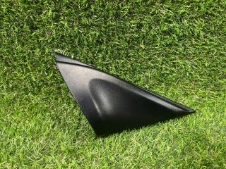 Уголок двери Nissan Juke 2013