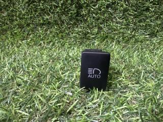 Кнопка автоматического дальнего света Toyota Aqua 2017