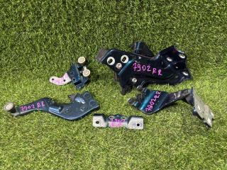 Ролик раздвижной двери задний правый Toyota Roomy 2017