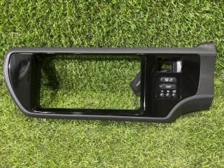 Консоль магнитофона Toyota Aqua 2017