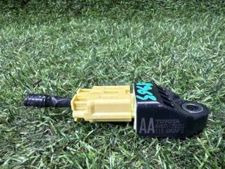 Запчасть датчик подушки безопасности задний Toyota Prius 2012