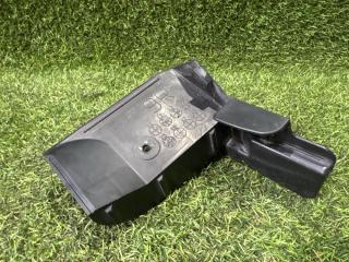 Брызговик задний правый Toyota Aqua 2016