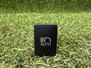 Кнопка автоматического дальнего света Toyota Aqua 2017