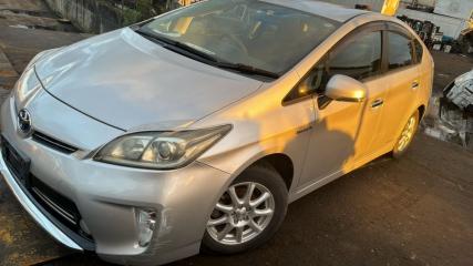 Бардачок между сиденьями Prius 2012 ZVW30 2ZRFXE