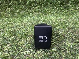 Кнопка автоматического дальнего света Toyota Aqua 2016