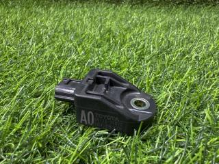 Запчасть датчик подушки безопасности передний Toyota Prius 2012