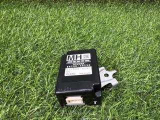 Блок управления дверьми Toyota Harrier 2016