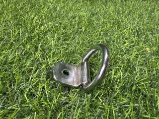 Крючок багажника Toyota Prius 2012