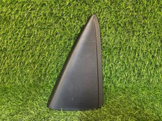 Уголок двери задний правый Toyota Vitz 2018