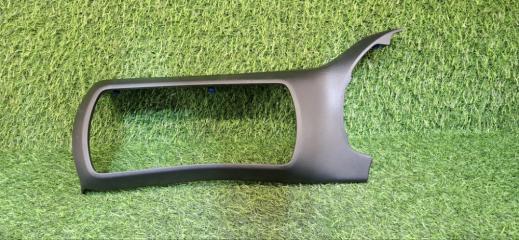 Консоль магнитофона Toyota Vitz 2018