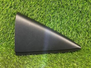 Уголок двери задний правый Toyota Vitz 2017