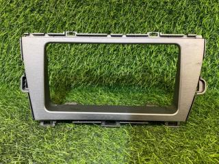 Консоль магнитофона Toyota Prius 2012