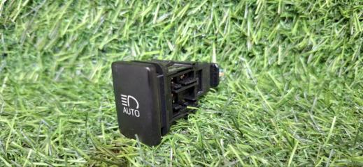 Кнопка автоматического дальнего света Toyota Aqua 2018