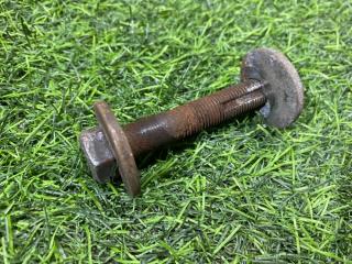 Болт развальный задний Mitsubishi Outlander 2015