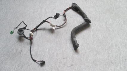 Фото запчасти проводка двери задняя Mercedes-Benz C-Class 2007-2015 Б/У запчасть Запчасть проводка двери задняя Mercedes-Benz C-Class 2007-2015