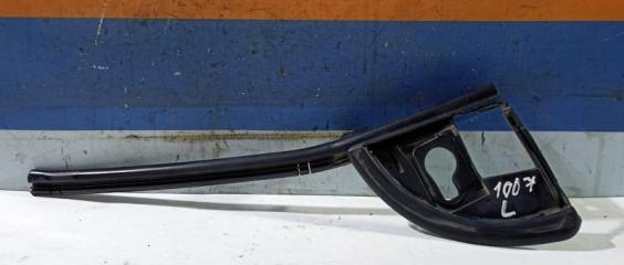 Уплотнитель стекла двери левый Peugeot 1007 2005-2009
