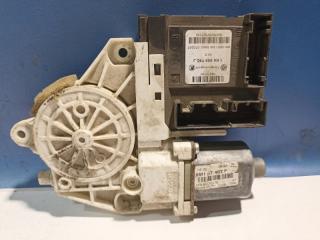 Запчасть моторчик стеклоподъемника передний правый Volkswagen Golf Plus 2005 - 2014 1K0959792J Б/У Моторчик стеклоподъемника передний правый Volkswagen Golf Plus 2005 - 2014 1K0959792J Б/У
