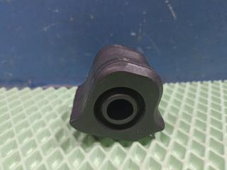 Запчасть втулка стабилизатора передняя левая Toyota RAV 4