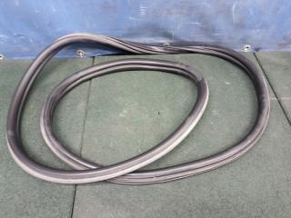 Запчасть уплотнитель багажника Audi A6 2005