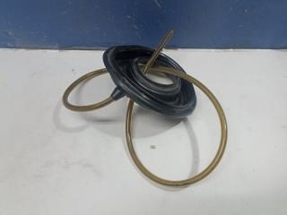 Запчасть пыльник бензобака Audi A6 2005