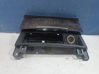 Пепельница с прикуривателем Q7 2006 4LB 3.0TDi BUG Пепельница с прикуривателем Q7 2006 4LB 3.0TDi BUG