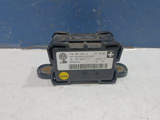 Фото запчасти датчик ускорения Audi Q7 2006 Б/У запчасть Запчасть датчик ускорения Audi Q7 2006