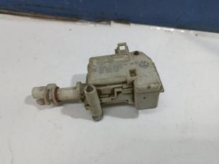 Запчасть актуатор лючка бензобака Volkswagen Passat B5 2000 - 2005 3B0810773B Б/У Актуатор лючка бензобака Volkswagen Passat B5 2000 - 2005 3B0810773B Б/У