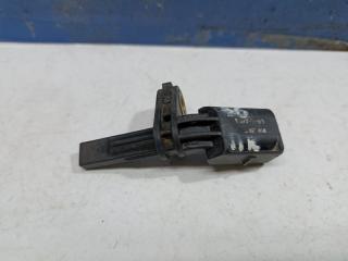 Фото запчасти датчик abs передний Volkswagen Passat B6 2005 - 2010 Б/У запчасть Запчасть датчик abs передний Volkswagen Passat B6 2005 - 2010