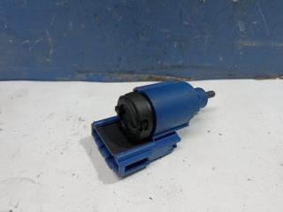 Фото запчасти датчик тормоза Skoda Fabia 2002 контрактная запчасть Запчасть датчик тормоза Skoda Fabia 2002