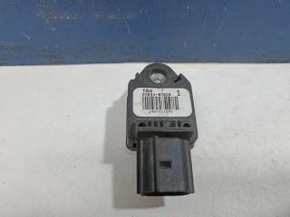 Запчасть датчик airbag передний Toyota Avensis 2007