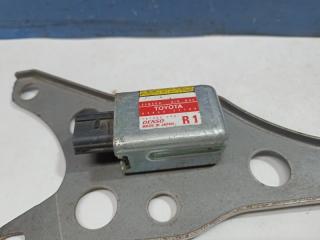 Датчик Airbag правый Camry 2004 V30 Датчик Airbag правый Camry 2004 V30