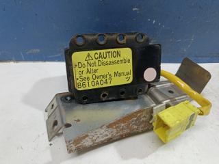 Запчасть выключатель подушки безопасности Mitsubishi L 200 2011