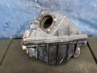 Запчасть корпус воздушного фильтра Nissan Maxima 1993