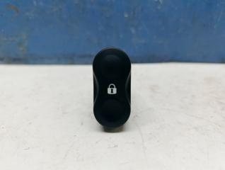 Фото запчасти кнопка блокировки дверей центрального замка Renault Sandero 2013 Б/У запчасть Запчасть кнопка блокировки дверей центрального замка Renault Sandero 2013