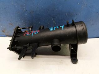 Фото запчасти патрубок впускного коллектора Volkswagen Touran 2003 - 2010 Б/У запчасть Запчасть патрубок впускного коллектора Volkswagen Touran 2003 - 2010