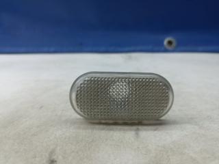 Запчасть повторитель поворота в крыло Renault Logan 2010