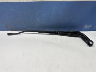 Поводок дворника передний левый Solano 2010