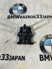 Запчасть петля багажника BMW F10 2010