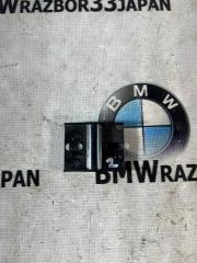 Запчасть кронштейн бардачка BMW E60 2004