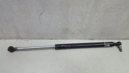 Амортизатор крышки двери багажника правый Nissan Maxima 1997
