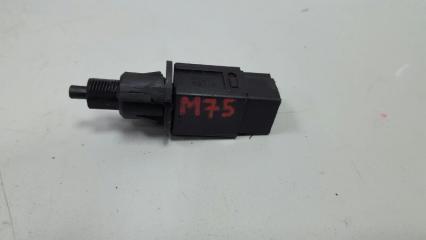 Выключатель стоп сигнала лягушка заднего тормоза Nissan Tiida 2008 Б/У Выключатель стоп сигнала лягушка заднего тормоза Nissan Tiida 2008