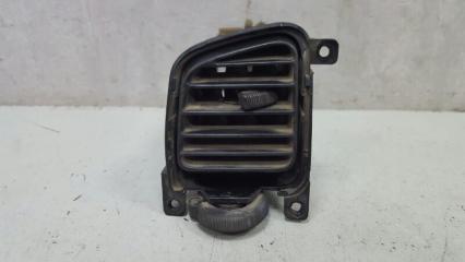 Дефлектор воздушный левый Nissan Primera 1998